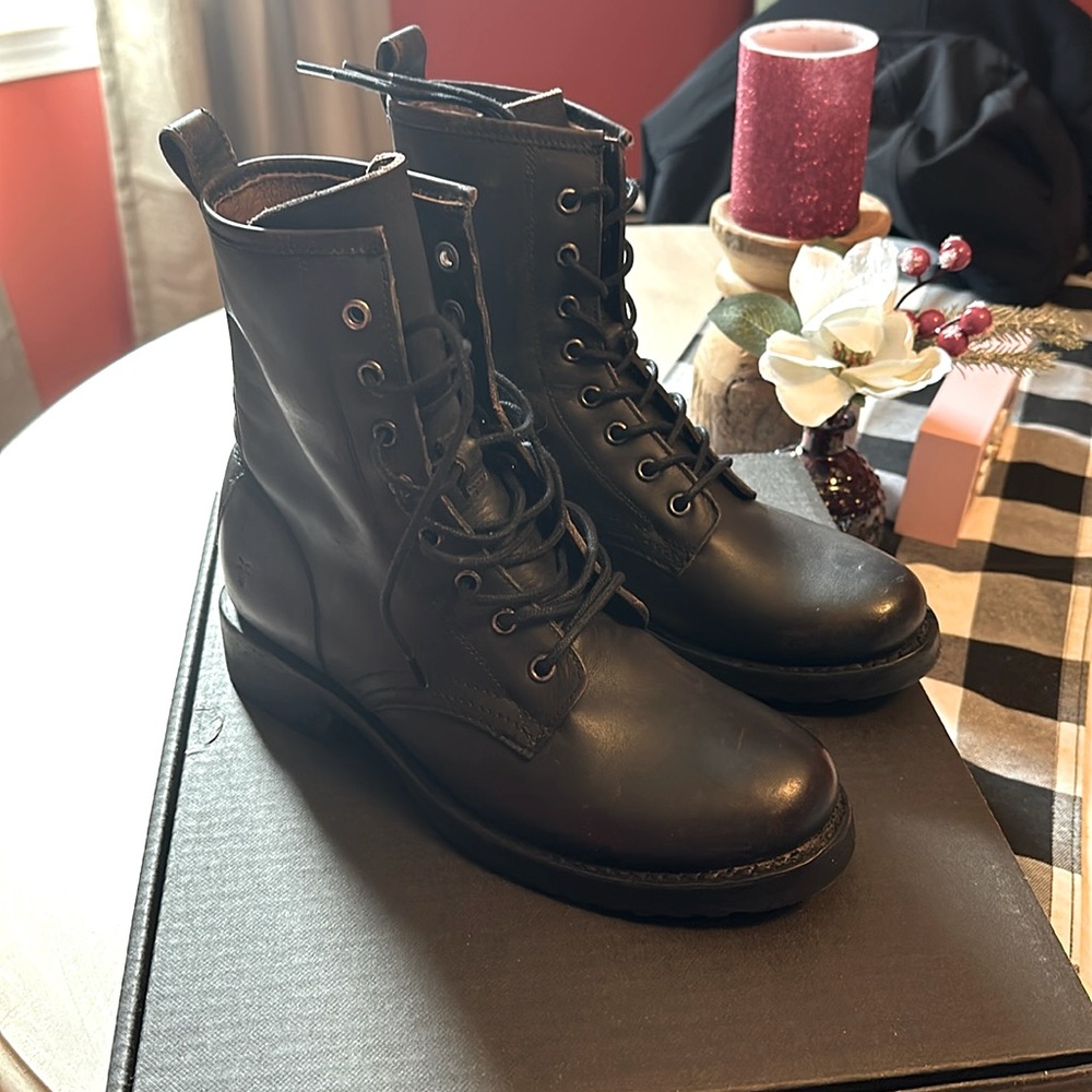 FRYE | Veronica Combat Black Leather Lace-Up Moto Boot | 7.5